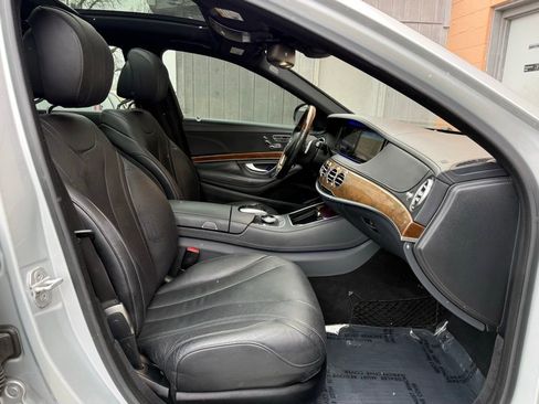 Used 2015 Mercedes-Benz S 550 Sedan image 25