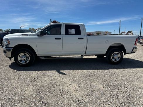 Used 2024 RAM 2500 Tradesman w/ Chrome Appearance Group AWD/4WD image 6