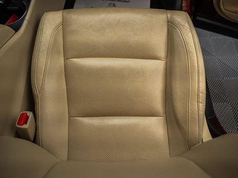 Used 2015 Toyota Highlander Limited w/ Driver Technology Package AWD/4WD image 34