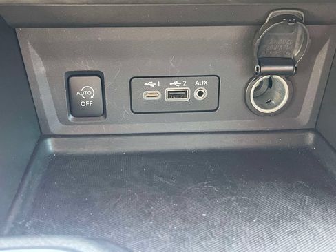 Used 2025 Nissan Sentra SR FWD image 28