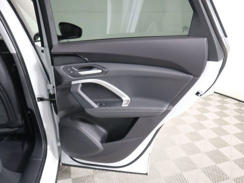 Used 2025 Audi Q5 Premium w/ Convenience Package image 29