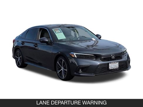 Used 2024 Honda Civic Touring image 2