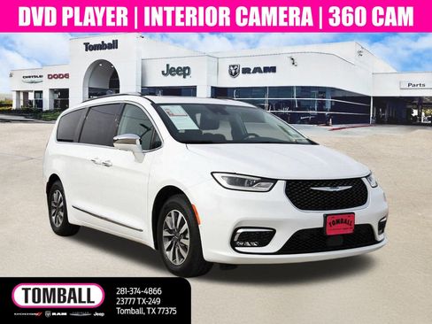 Used 2021 Chrysler Pacifica Limited w/ Uconnect Theater Family Group image 1