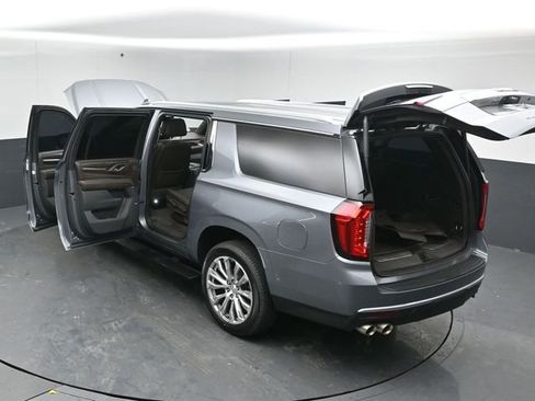 Used 2022 GMC Yukon XL Denali w/ Denali Premium Package image 61