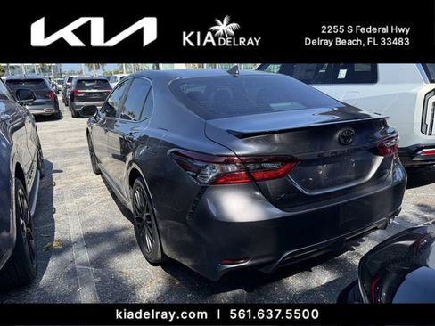 Used 2023 Toyota Camry SE FWD image 3