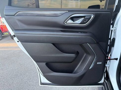 Used 2021 GMC Yukon SLT AWD/4WD image 17