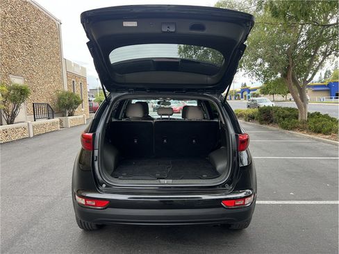 Used 2018 Kia Sportage LX AWD/4WD image 9