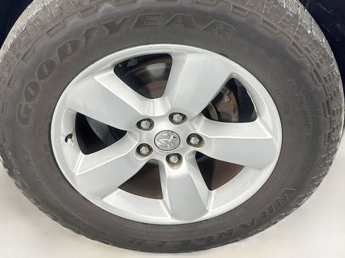 Used 2015 RAM 1500 Outdoorsman image 38