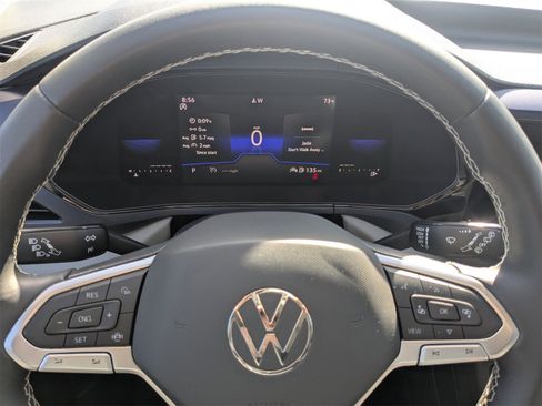 Used 2022 Volkswagen Taos SE image 29