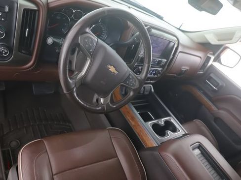 Used 2017 Chevrolet Silverado 1500 High Country AWD/4WD image 17