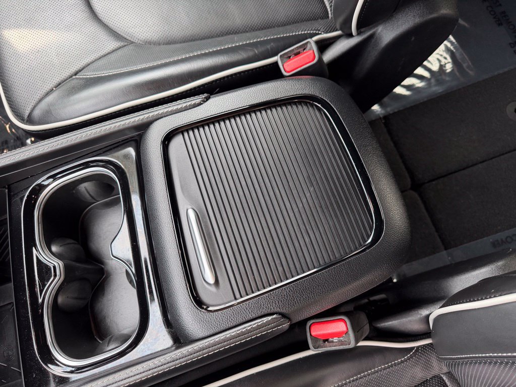 Used 2025 Chrysler Pacifica Limited FWD image 25