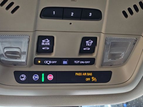 Used 2020 Buick Enclave Essence image 44