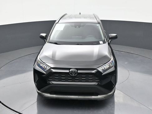 Used 2021 Toyota RAV4 LE image 19