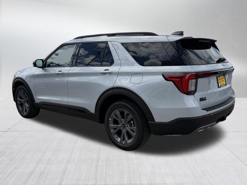 New 2026 Ford Explorer Active AWD/4WD image 3