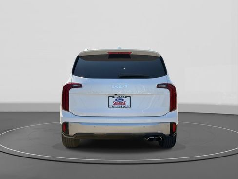 Used 2025 Kia Telluride S FWD image 6