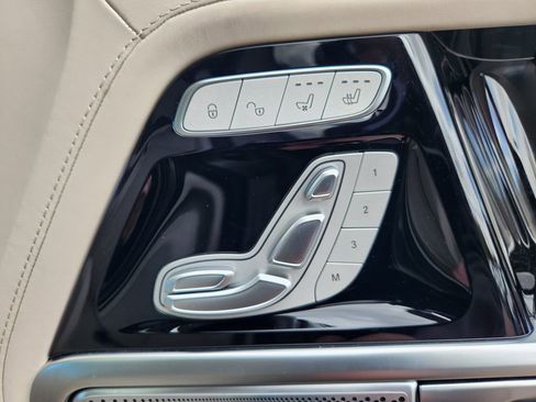 Used 2025 Mercedes-Benz G 550 image 24
