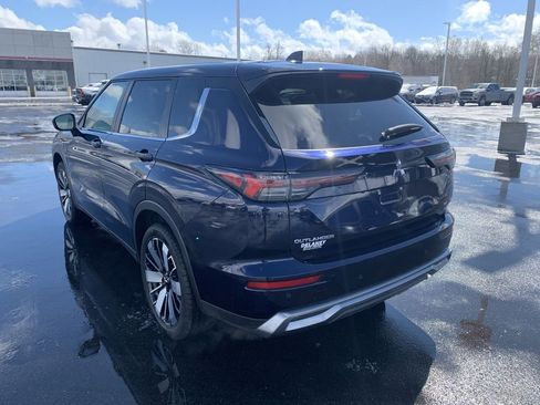 Used 2025 Mitsubishi Outlander SE image 6