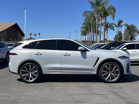 Used 2021 Jaguar F-PACE SVR image 30