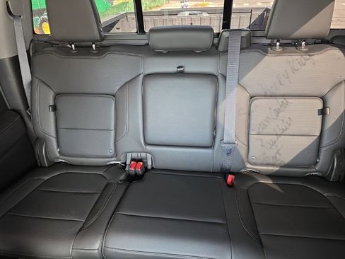 Used 2019 GMC Sierra 1500 SLT w/ SLT Convenience Package image 18