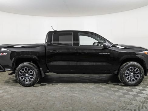 Used 2025 Chevrolet Colorado Z71 AWD/4WD image 13
