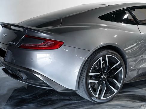 Used 2017 Aston Martin Vanquish Coupe image 9