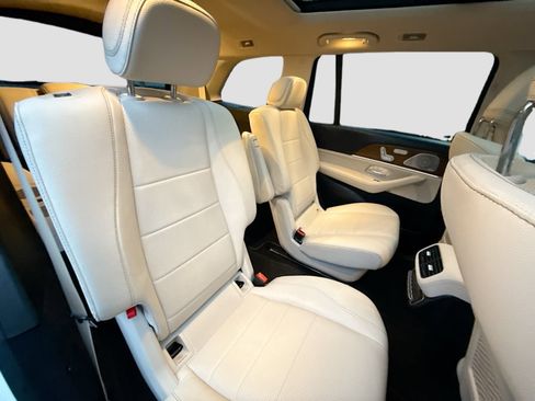 Used 2022 Mercedes-Benz GLS 450 4MATIC image 30