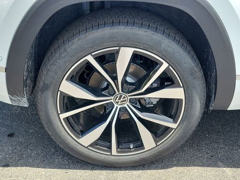 Certified 2026 Volkswagen Atlas Cross Sport SEL Premium R-Line AWD/4WD image 5
