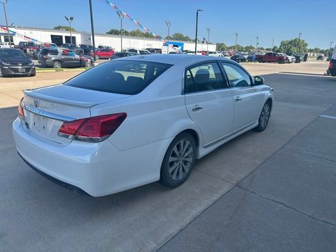 Used 2011 Toyota Avalon Limited FWD image 29