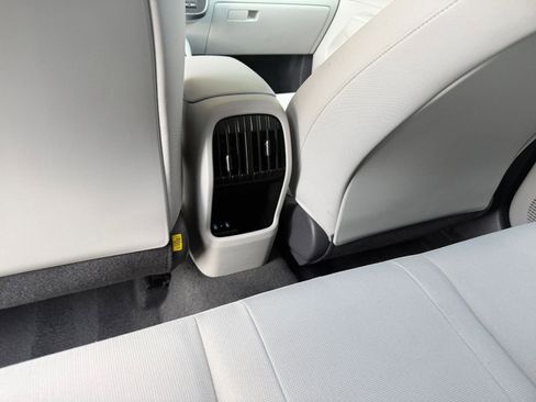 Used 2025 Hyundai Kona SEL image 24