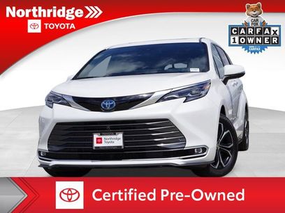 Certified 2025 Toyota Sienna Platinum
