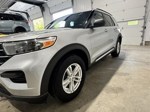 Used 2020 Ford Explorer XLT AWD/4WD image 4