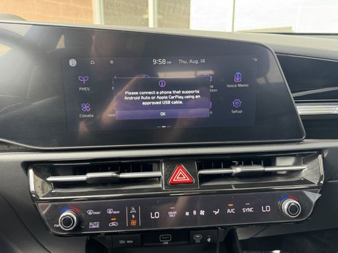 Used 2024 Kia Niro EX image 22