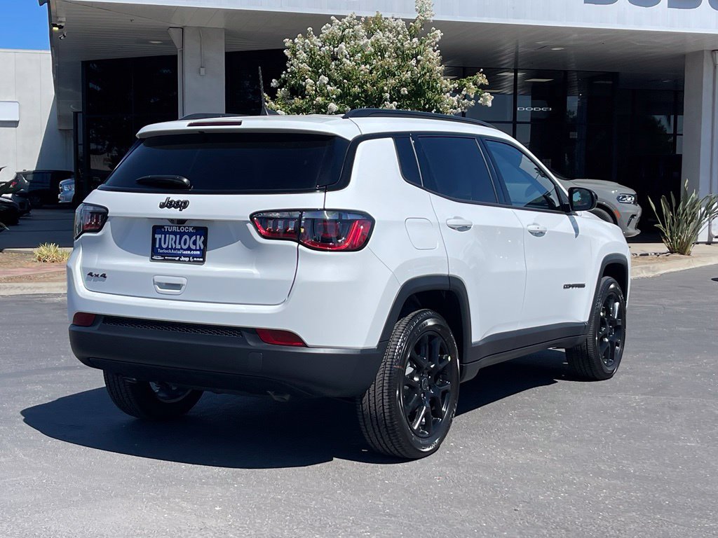 New 2026 Jeep Compass Latitude AWD/4WD image 4