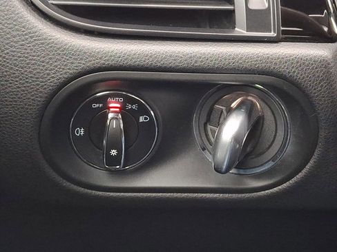 Used 2021 Porsche Macan image 25