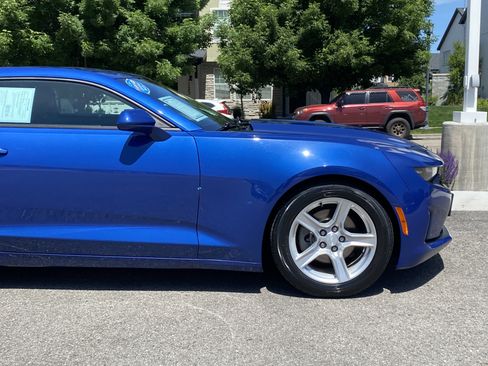 Used 2021 Chevrolet Camaro LT RWD image 9