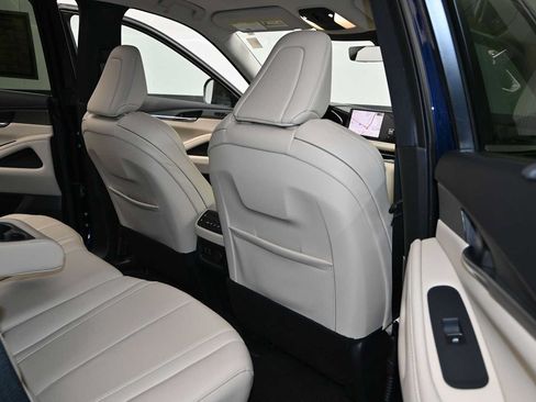 Used 2023 INFINITI QX60 Luxe w/ Cargo Package AWD/4WD image 33