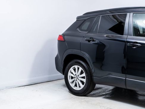 Used 2024 Toyota Corolla Cross LE AWD/4WD image 11