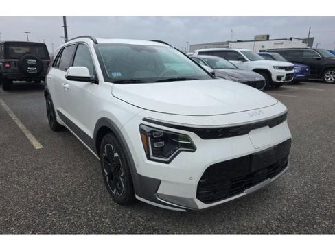 Used 2023 Kia Niro Wave w/ Wave Preserve Package image 2