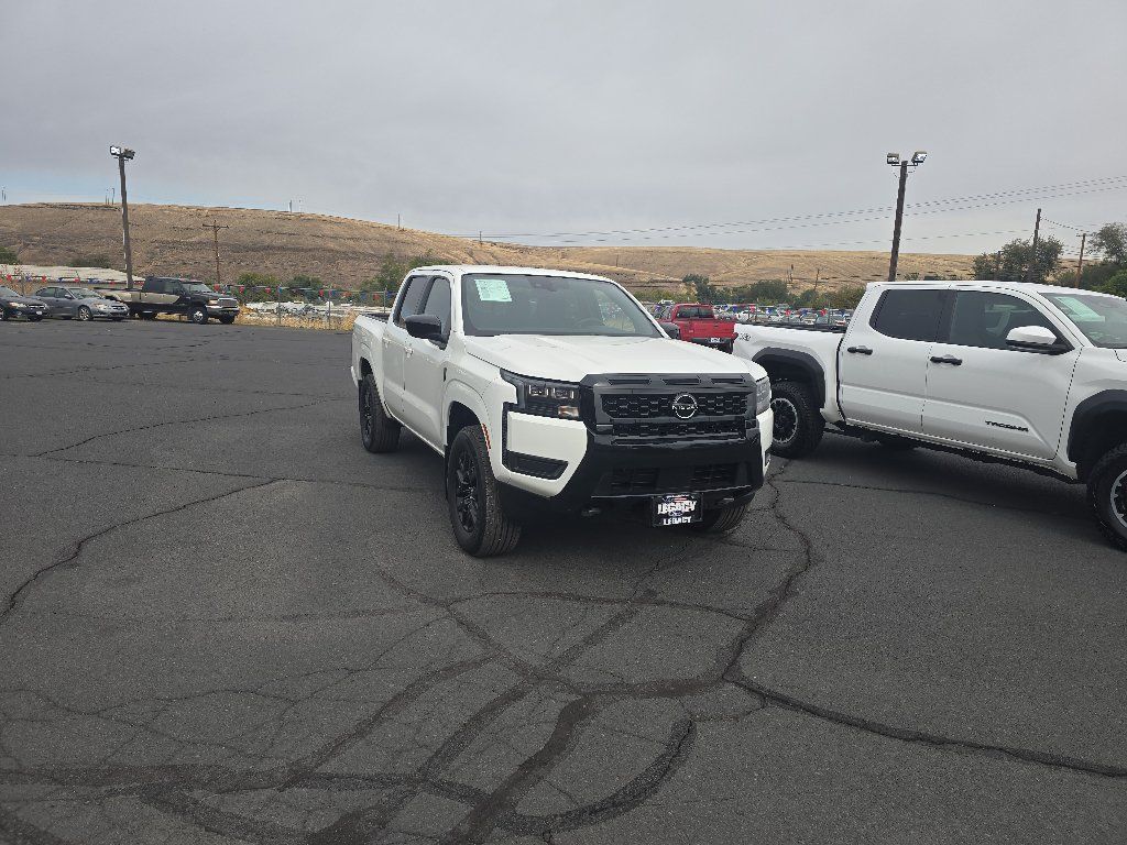 Used 2026 Nissan Frontier SV AWD/4WD image 2