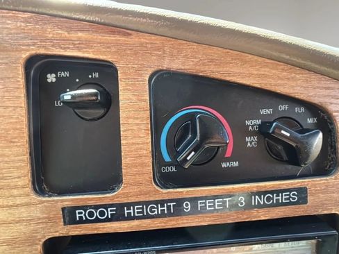 Used 2000 Ford E-350 and Econoline 350 Extended Super Duty RWD image 14