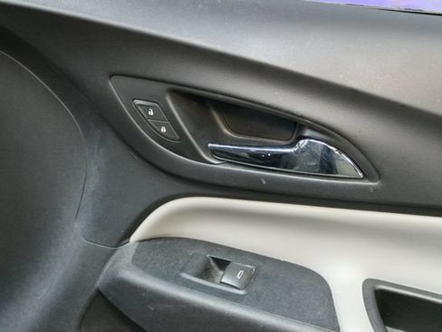 Used 2018 Chevrolet Equinox Premier AWD/4WD image 6
