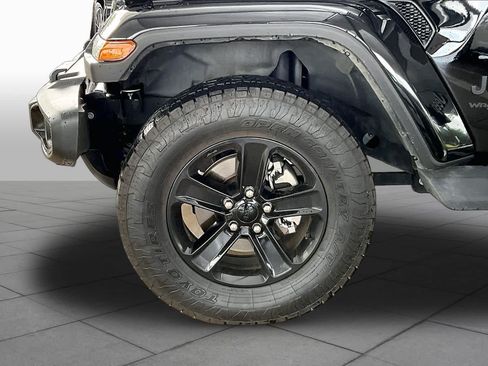 Used 2022 Jeep Wrangler Unlimited Sahara AWD/4WD image 10