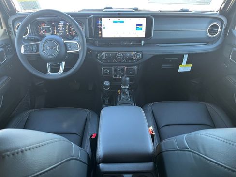 New 2026 Jeep Wrangler Unlimited Sahara AWD/4WD image 20