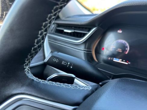 Used 2022 Jeep Grand Cherokee L Limited image 25