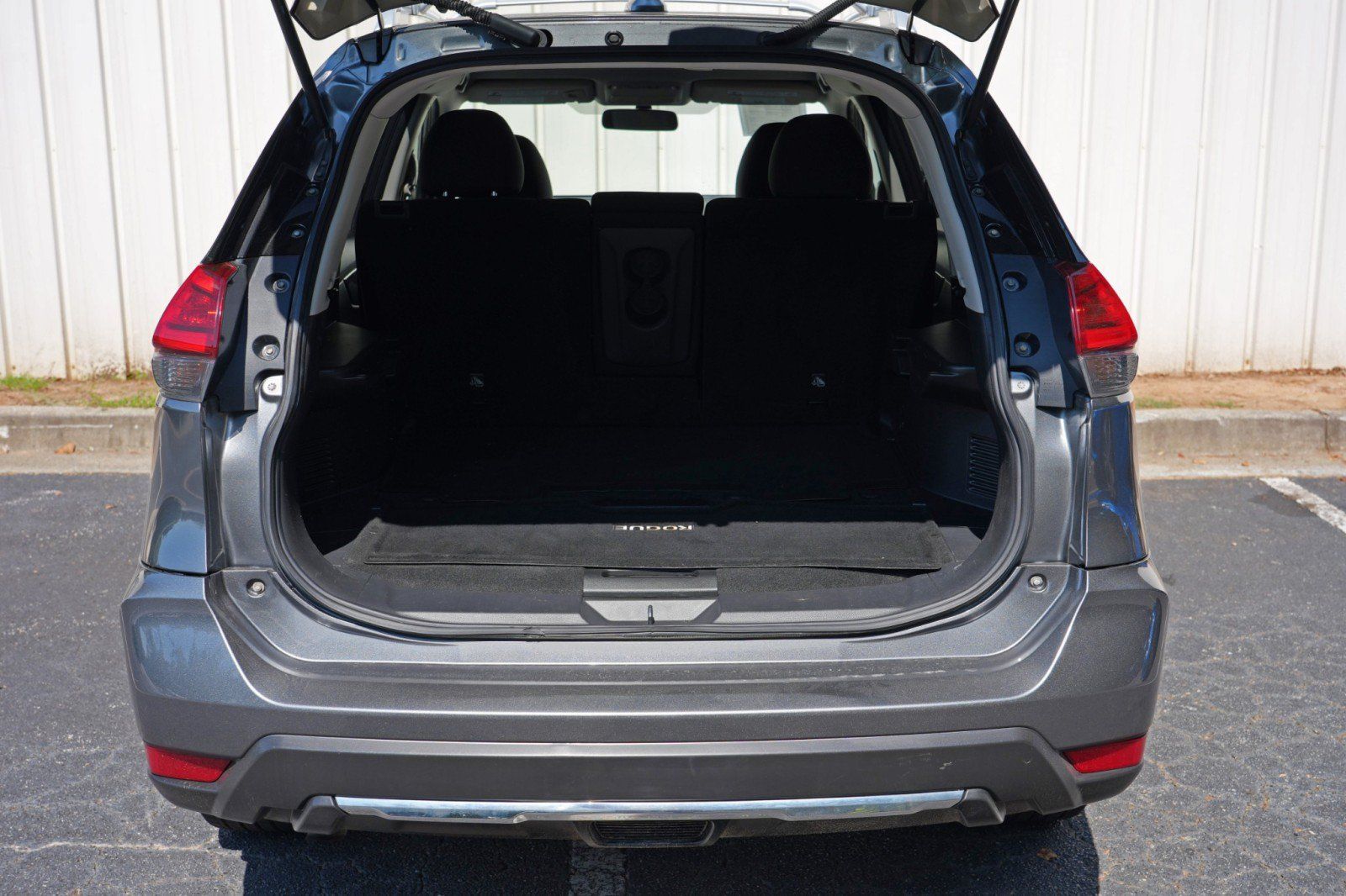 Used 2017 Nissan Rogue SV FWD image 9