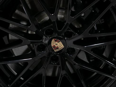 Used 2025 Porsche Cayenne S AWD/4WD image 11