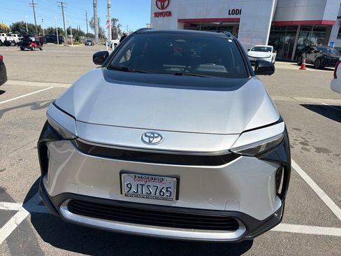Used 2023 Toyota bZ4X AWD image 4