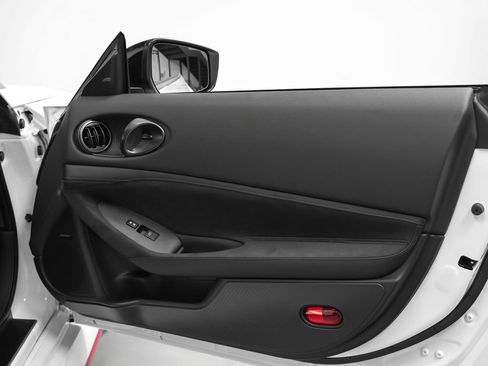 Used 2026 Nissan Z NISMO RWD image 28