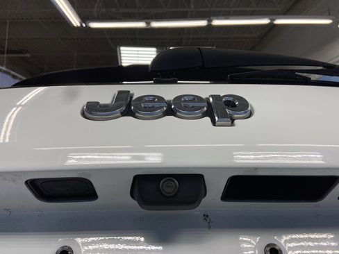 Certified 2019 Jeep Cherokee Limited image 34