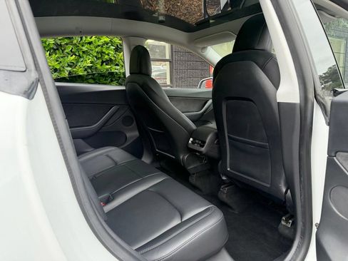 Used 2020 Tesla Model Y Long Range AWD/4WD image 38